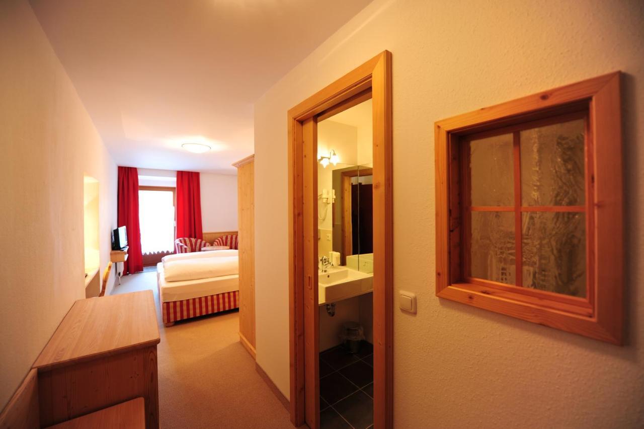 Hotel Krone Matrei am Brenner Exteriér fotografie